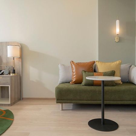 Staybridge Suites Bangkok Sukhumvit By Ihg Kültér fotó