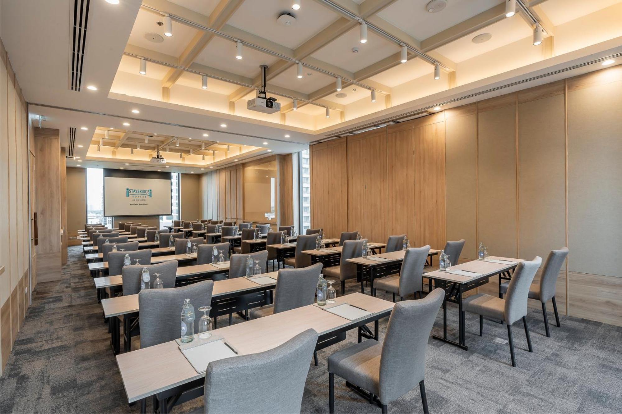 Staybridge Suites Bangkok Sukhumvit By Ihg Kültér fotó