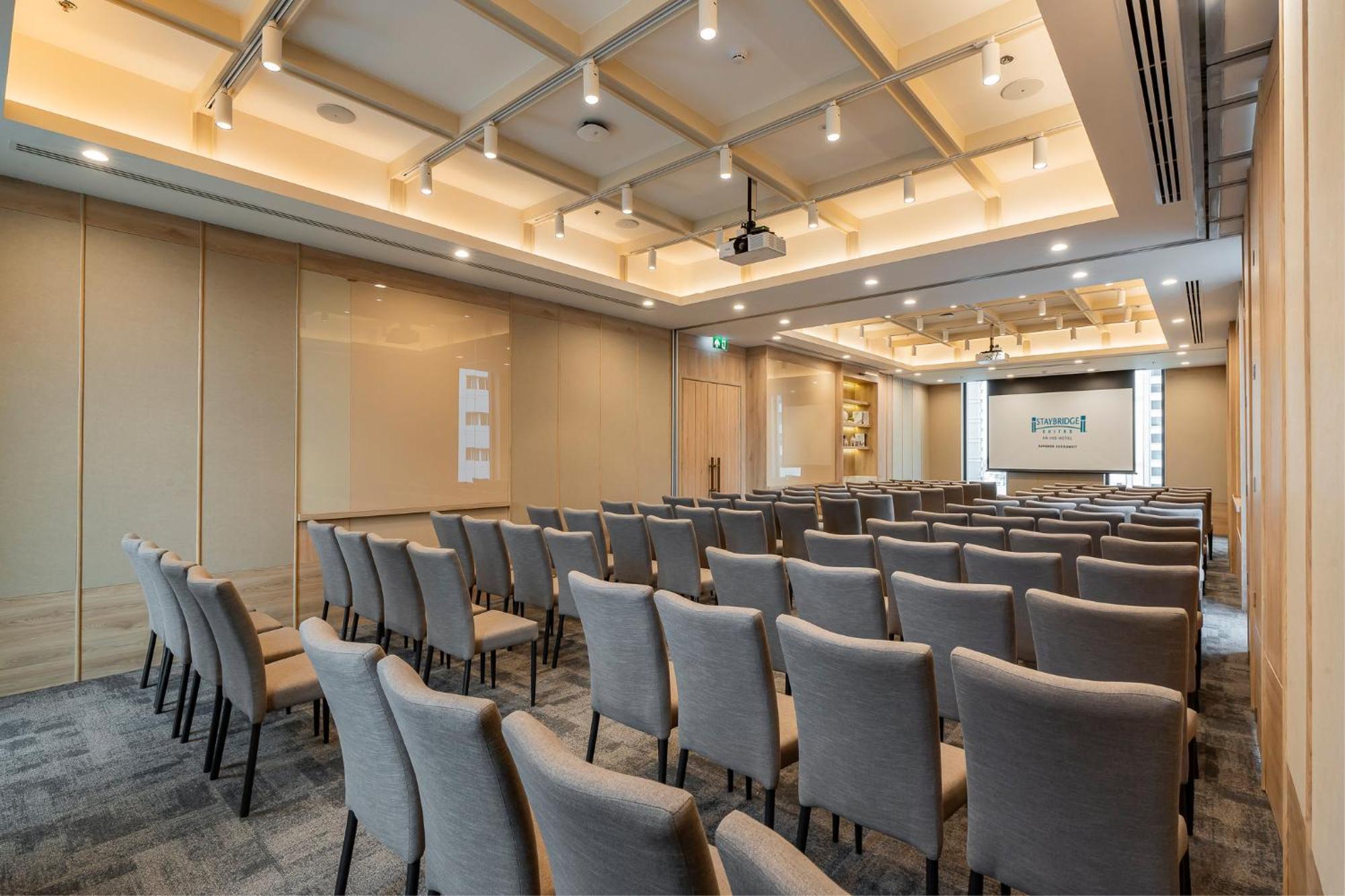 Staybridge Suites Bangkok Sukhumvit By Ihg Kültér fotó
